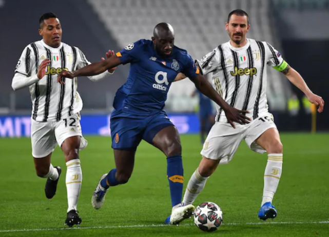 里昂绝杀尤文，罗本一己之力扛起全队