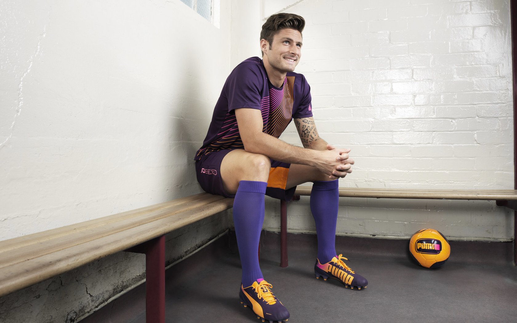 班凯罗攻防两端统治赛场，快船击败上海队展现NBA与CBA的差距